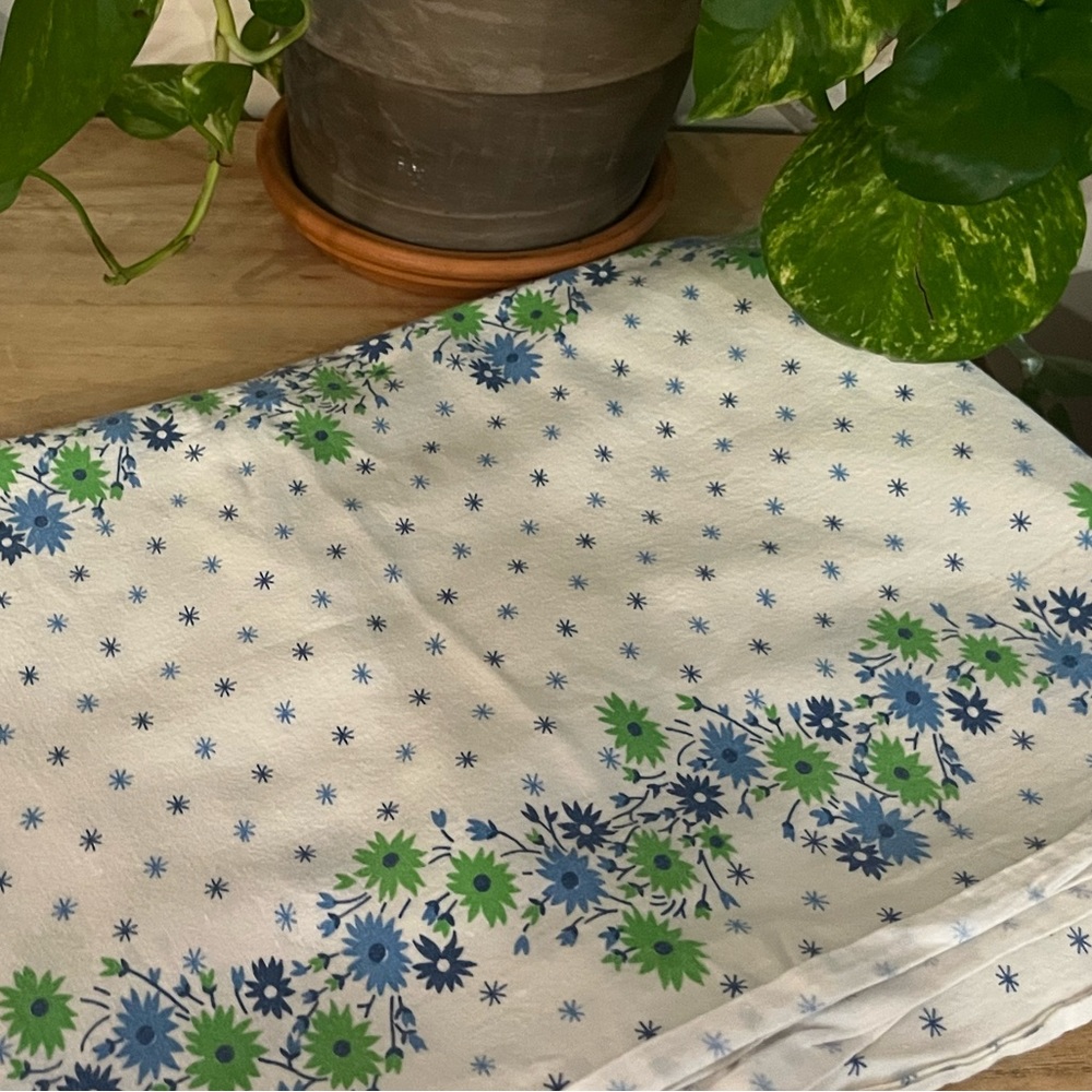 Vintage MCM Rectangular tablecloth 75”/45”